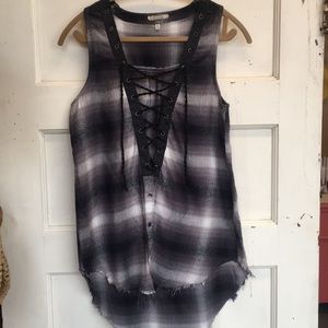 Gimmicks small sleeveless shirt